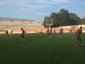 ZVEZDA ODRADILA TRENING: Evo kako izgleda stadion gde će se igrati sutrašnji meč (VIDEO)
