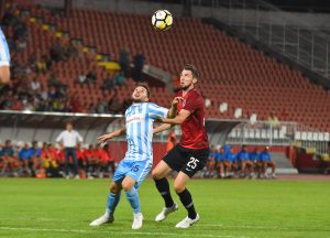 OBJAVLJEN I SNIMAK: Pogledajte kako su navijači Sparte prekinuli meč u Pragu! (VIDEO)