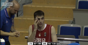 SRCE ŠAMPIONA: Pecarskom pukla arkada, ali je ipak tražio da se vrati na parket! (VIDEO)