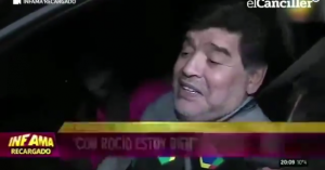 SNIMAK KOJI JE OBIŠAO PLANETU: Maradona ponovo uhvaćen odvaljen – i to za volanom! (VIDEO)