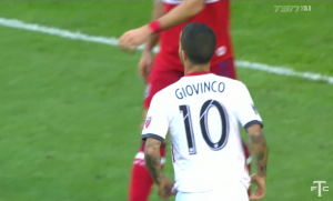 VELEMAJSTORIJA: Duga lopta od 60 metara i prijem petom – Đovinko, majstore! (VIDEO)