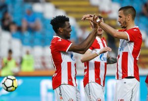 ZVEZDA OTPUTOVALA U LETONIJU: U avionu nema Pešića, ali i još jednog standardnog prvotimca!