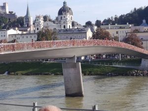 FLEŠ IZ SALCBURGA: Prodavci na ulicama dobili pismo – ‘Zatvarajte ranije, biće haosa!’ (VIDEO)