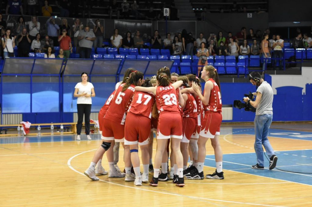 NASTAVLJENA TRADICIJA: Besplatan kamp Crvene zvezde za devojčice