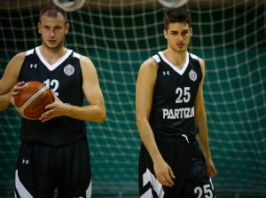 UOČI NOVE SEZONE: Partizan predstavio novi grb! (FOTO)