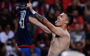 ONI GA TERAJU, ON DAJE GOLOVE: Radonjić se šmekerski poklonio za vodstvo Marseja! (VIDEO)