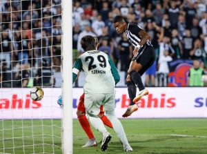 VELIKI PROBLEM BEŠIKTAŠA: Zengin povređen, Karijus neregistrovan – evo ko će braniti za Bešiktaš