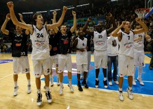 TRI POJAČANJA U JEDNOM DANU: Zvezdin ‘ozloglašeni’ rival doveo bivšeg igrača Partizana