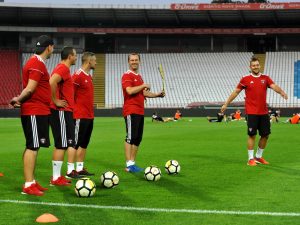 STIŽU SLOVACI: Spartak će večeras imati solidnu podršku na stadionu ‘Rajko Mitić’