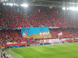 AUSTRIJANCI ‘PECNULI’: Evo šta znači koreografija navijača Salcburga, stigao i odgovor Delija (VIDEO)