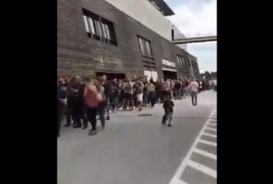 VELIKO INTERESOVANJE: Koliko je ovde zvezdaša – redu nema kraja za karte u Salcburgu (VIDEO)