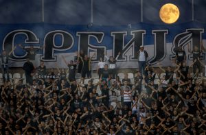 UPRAVA NAPOLJE: Partizanovi navijači i pored dobre igre poslali poruku čelnicima kluba (FOTO)