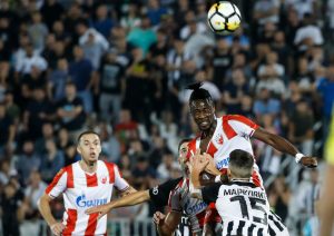 ZANIMLJIVA FOTOGRAFIJA: Zvezda pita, da li je ovo penal? (FOTO)