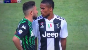 UŽASNO: Daglas Košta pljunuo Di Frančeska po sred lica! (VIDEO)