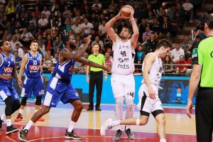 NEKA NOVA SARADNJA: Gagić zakucavanjem zapalio Laktaše (VIDEO)