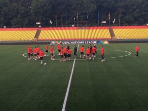 ORLOVI ‘OSETILI’ VEŠTAČKU TRAVU: Reprezentativci Srbije odradili prvi trening u Viljnusu (VIDEO)