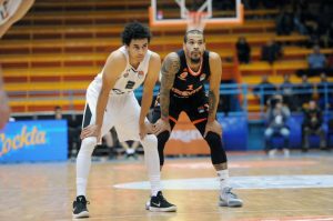 NE VERUJU ŠTA VIDE: Partizan ‘razbija’ Cedevitu u sred Zagreba, na poluvremenu plus 21 – a navijači kažu…