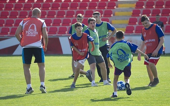 UTAKMICA KOJA JE VIŠE OD IGRE: Zvezda ugostila mališane iz Nacionalnog sportskog saveza slepih i slabovidih Srbije