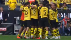 BUNDESLIGA: Drama u Dortmundu, Alkaser u 96. minutu kompletirao het-trik za pobedu nad Augzburgom (VIDEO)