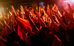 BIĆE VATRENO U PODGORICI: ‘Pao’ i prvi incident, intervenisala policija (VIDEO)