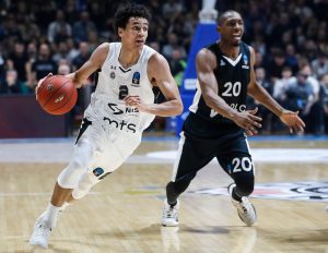 NAKON POBEDE NAD PARTIZANOM: Košarkaša Asvela posetili čelnici Crvene zvezde (FOTO)