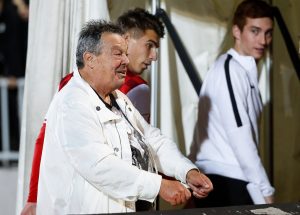 FOTO-UBOD: Šta li je značila ova gestikulacija Kosanovića ka ‘jugu’!? (FOTO)