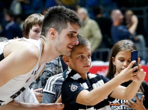 OPERACIJA, PA OPORAVAK: Bliži se ‘večiti derbi’, poznato kada bi Trinkijeri ponovo mogao da računa na Zagorca