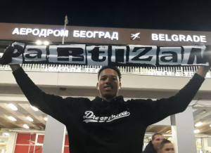 SLETEO U BEOGRAD: Braun izabrao broj bivšeg kapitena i euforično objavio snimak navijača Partizana (VIDEO)