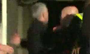 RAT U LONDONU: Marsijal preokrenuo, Čelsi se spasio u 96. minutu, a Murinjo se potukao! (VIDEO)