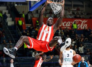 EVROKUP: Moćna Zvezda na otvaranju, stranci nosili crveno-bele