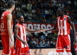 PODRŠKA ZVEZDI U ITALIJI: Delije u Breši ne mare za Liverpul (FOTO)