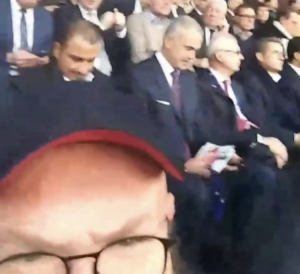 ‘LA CASA DE PAPEL’: Zvezda hit serije se ‘pohvalila’ slikom kraj čelnika Zvezde u loži, pa se zvezda PSŽ-a ‘pohvalila’ slikom sa njim (FOTO)