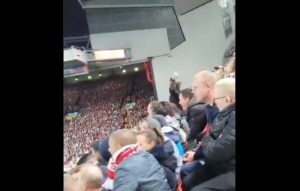 OVAKO JE TO IZGLEDALO: Navijač Liverpula sa zvezdašima na istom delu tribine – zabeležio navijanje ‘iz prve ruke’ (VIDEO)