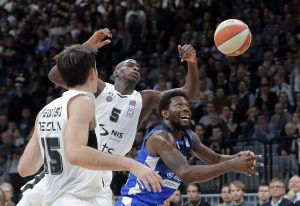 REAKCIJE SA TVITERA: Očajna druga četvrtina crno-belih, ‘Grobari’ kivni (FOTO)