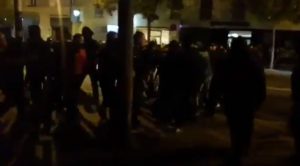 BRUTALAN OBRAČUN: Navijači PSŽ-a napali pristalice Crvene zvezde, intervenisala i policija (VIDEO)
