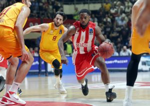 KOŠARKAŠI CRVENE ZVEZDE STIGLI U ISTANBUL: Cilj je pobeda!