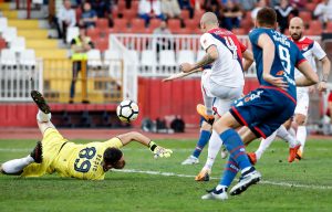 BEZ KONKURENCIJE, ‘FEJL’ GODINE: Pogledajte komični autogol kojim je Zvezda povela protiv Proletera (VIDEO)