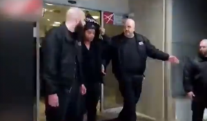 DNEVNIK IZ PARAGVAJSKOG ZATVORA: Ronaldinjo odbija hranu, šeta sa bratom i narko dilerima! (FOTO)