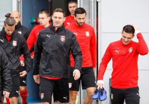 U SRCU, I NA OPREMI: Reprezentativac Srbije sinoć u Ligi Evrope igrao sa grbom Crvene zvezde (FOTO-UBOD)