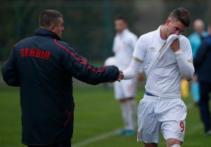 LOŠ POČETAK: Omladinci Srbije remizirali sa Kazahstanom, Vlahović dao gol – pa ‘pocrveneo’
