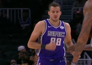 NBA: Bjeličin Sakramento ubacio 146 poena, Bobi ponovo dominantan, Teo i Jokić znatno ‘mirniji’ (VIDEO)
