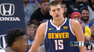 NIKOLA JOKIĆ SE IGRA: ‘Dabl-dabl’ sa 16 asistencija i jednocifrenim brojem poena! (VIDEO)