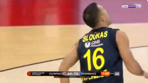 EVROLIGA: Slukas utišao ‘svoj’ Olimpijakos i to burno proslavio u sred Pireja koji je proključao (VIDEO)