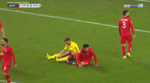 SKANDAL U LIGI NACIJA: Neverovatna izjava – ‘Tražio sam od sudije penal, a on mi je obećao da će dosuditi dva!’ (VIDEO)