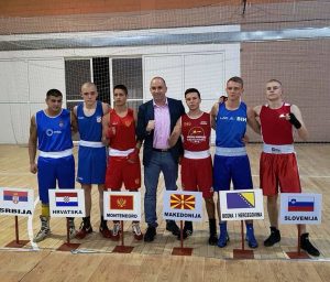 BOKS: ‘Nokaut za netoleranciju’