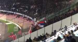 DELIJE BUČNIJE OD DOMAĆINA: Čuju se u prenosu, a ovako izgleda tribina na kojoj su smešteni navijači Zvezde (VIDEO)