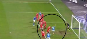 ‘JEFTIN GOL’: Gobeljić nije mogao da zaustavi Hamšika – ni nogama, ni rukama (VIDEO)