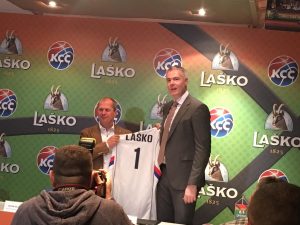 KSS I LAŠKO JEDAN TIM: Čuvena kompanija uz košarkaše i košarkašice za nastavak uspeha i osvajanje medalja (FOTO)