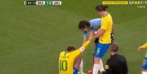 NEŠTO TU NE ŠTIMA: Kavani i Nejmar se umalo potukli nakon oštrog starta Urugvajca (VIDEO)