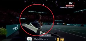 SUDIJA MORAO DA SMIRUJE NOLETA: Ovako to izgleda kada najboljem teniseru sveta ne donesete šumeće tablete na vreme (VIDEO)